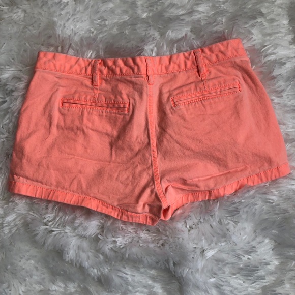 Express Shorts - Picture 3 of 3